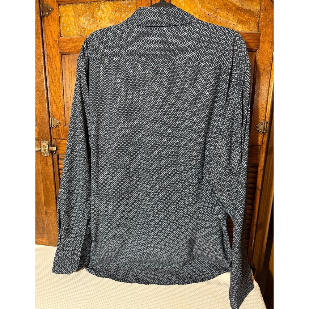 Mizzen+Main Leeward dress shirt.  Sz XXL.  Comfy business casual. - Picture 3 of 7